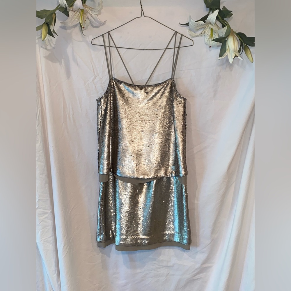 Banana Republic. Size 8. Fabulous metallic sequin party dress.